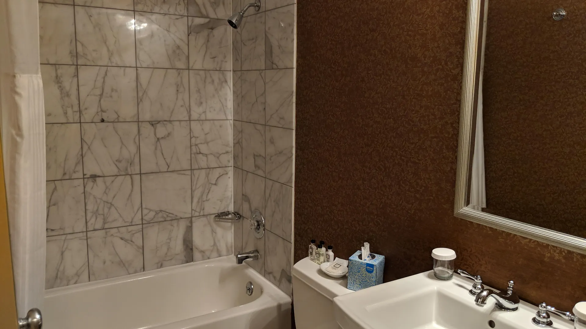 Dunhill Hotel Charlotte 4*,