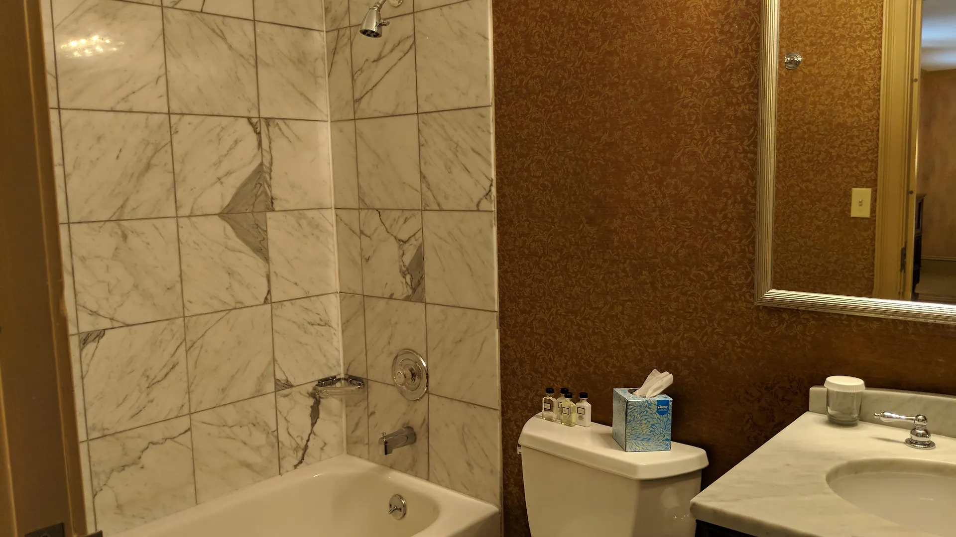 Dunhill Hotel Charlotte 4*,
